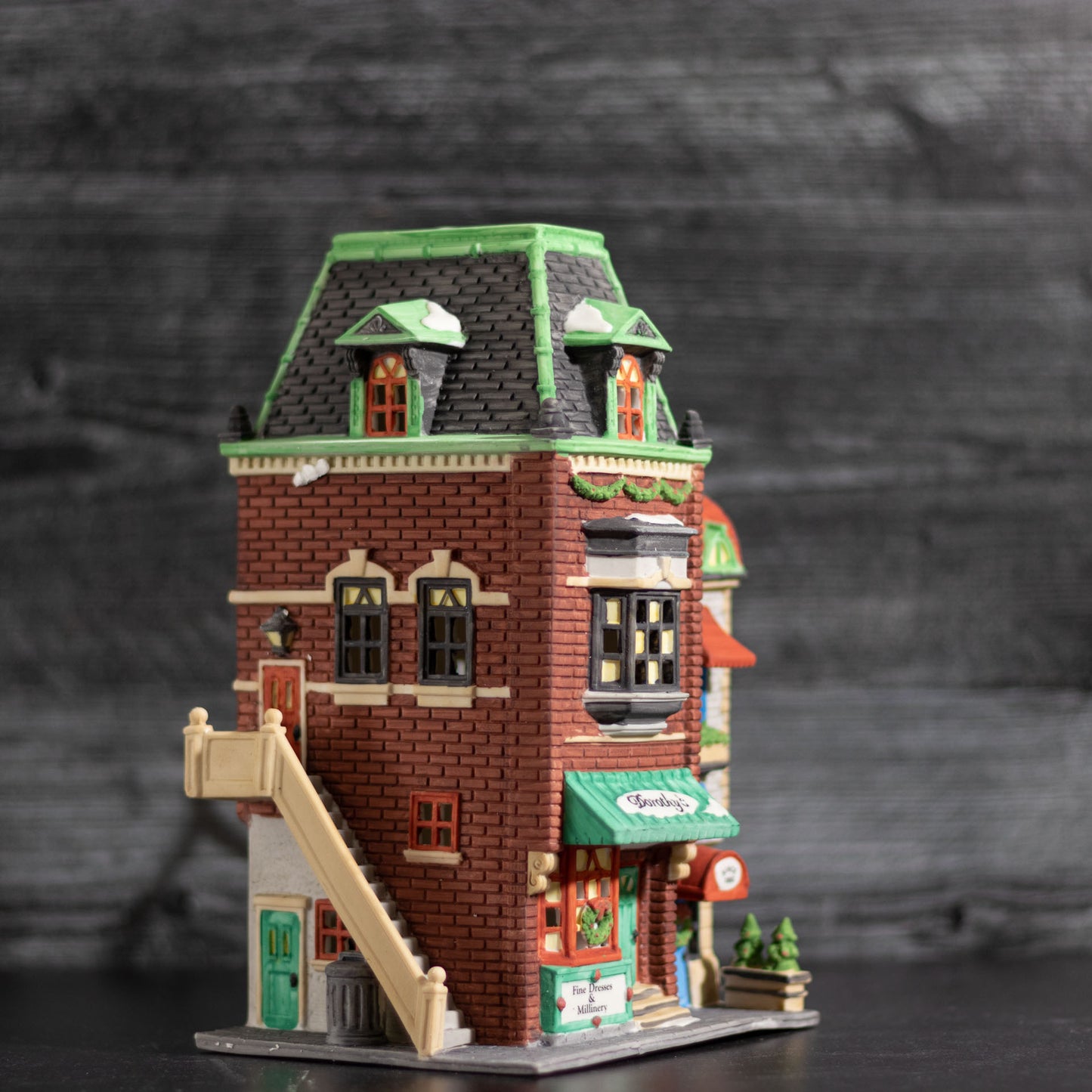 Dorothys Dress Shop (3022/12000)