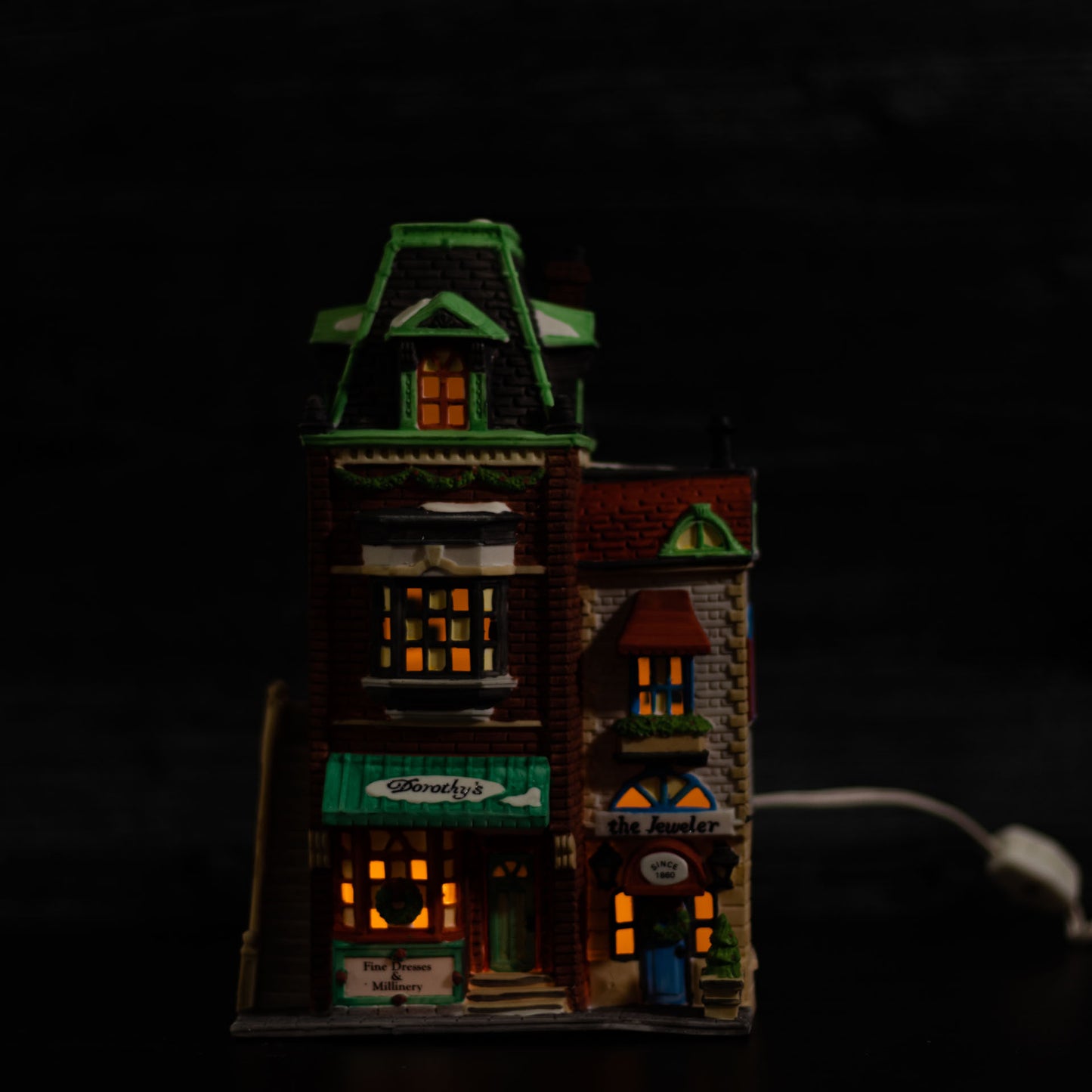 Dorothys Dress Shop (3022/12000)
