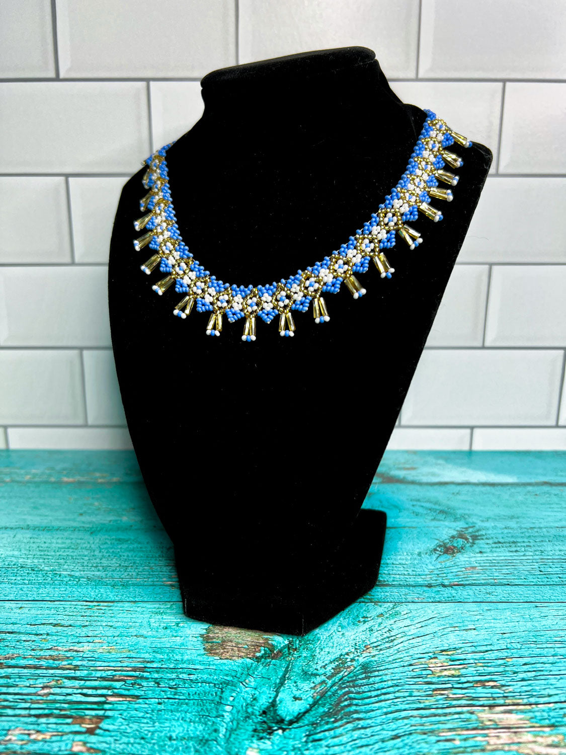 Ukrainian Handmade Beaded Necklace UBN01-B-W