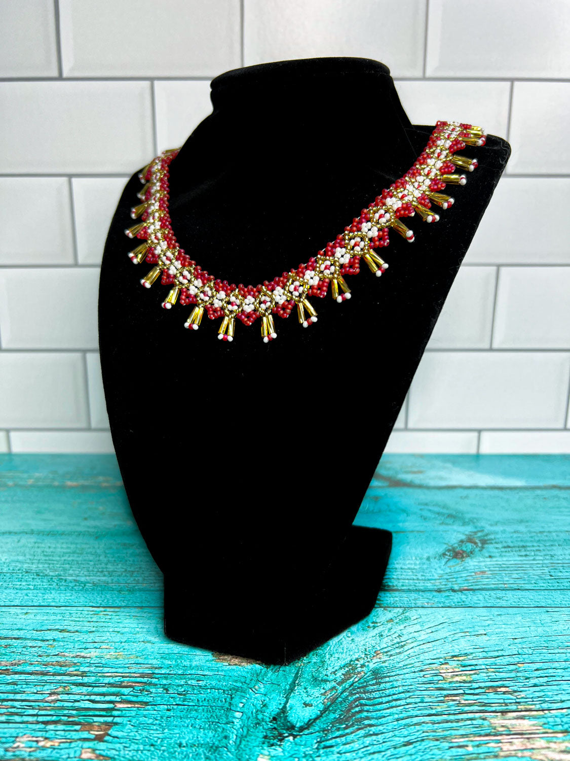 Ukrainian Handmade Beaded Necklace UBN06-R-W-G