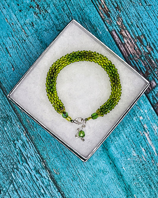 Ukrainian Handmade Beaded Bracelet Green UBB01-G