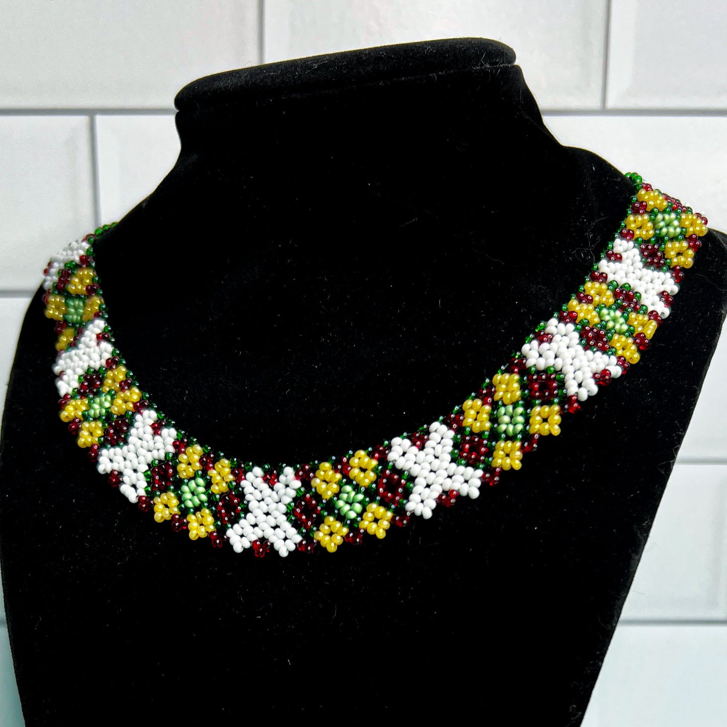Ukrainian Handmade Beaded Necklace UBN02-X-W-R